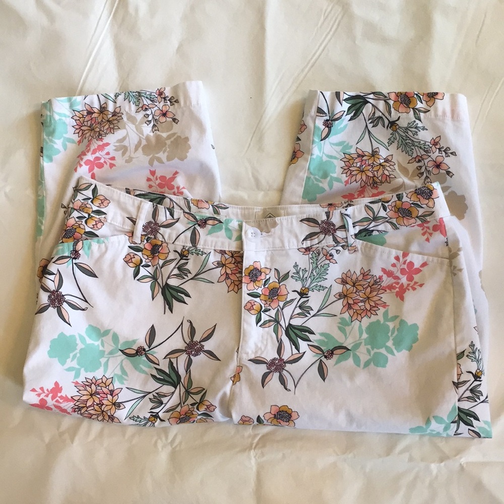 St John’s Bay Capris Size 18W